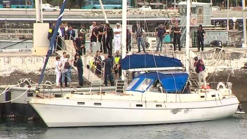 Velero interceptado con la cocaína (Fotograma RTVC)